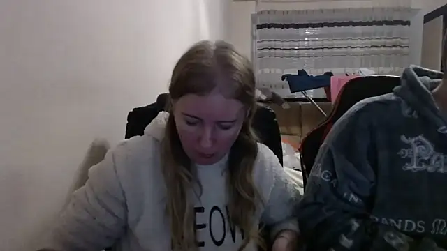 PeterAndJen online show from November 8, 4:12 pm