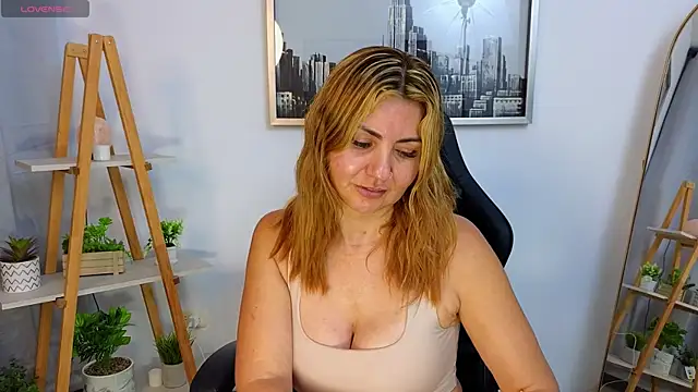 bella  adams online show from October 17, 12:36 am