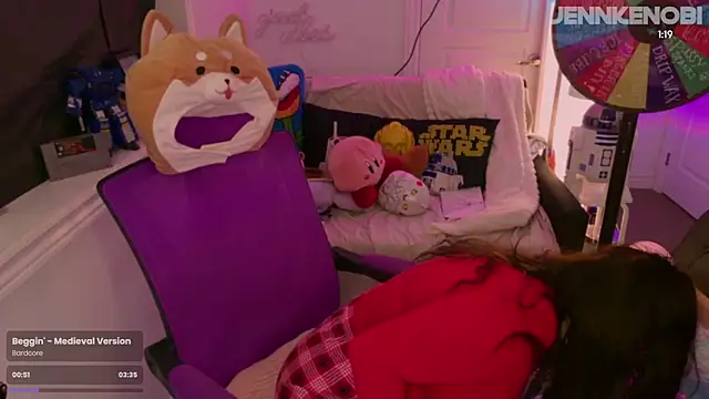 JennKenobi online show from September 18, 2:59 pm