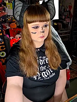 Snapshot of VelvetDiablo chatting on October 23, 12:16 am VelvetDiablo online show from October 23, 12:16 am