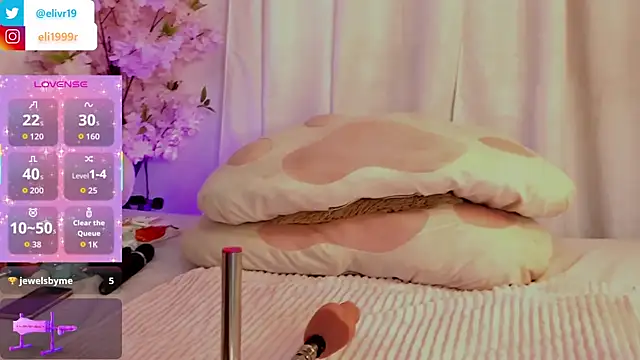 HollyJorda online show from September 13, 3:31 pm