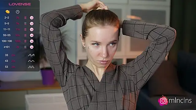 melanielwithu online show from November 19, 3:01 pm