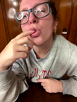 Lizzyloo online show from November 21, 1:07 am