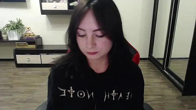 Laralianna online show from October 4, 5:50 pm