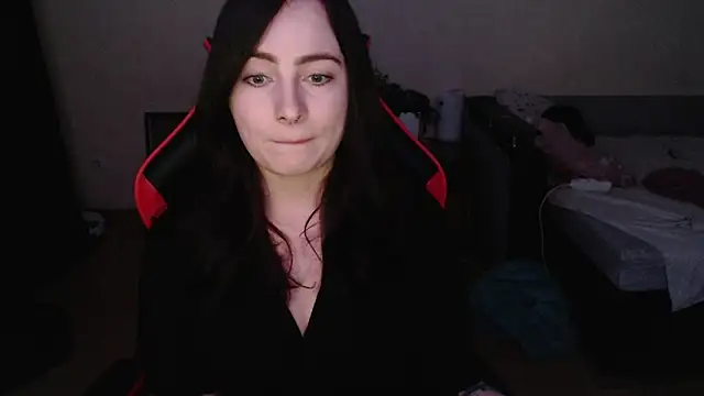 Laralianna online show from February 24, 6:50 pm