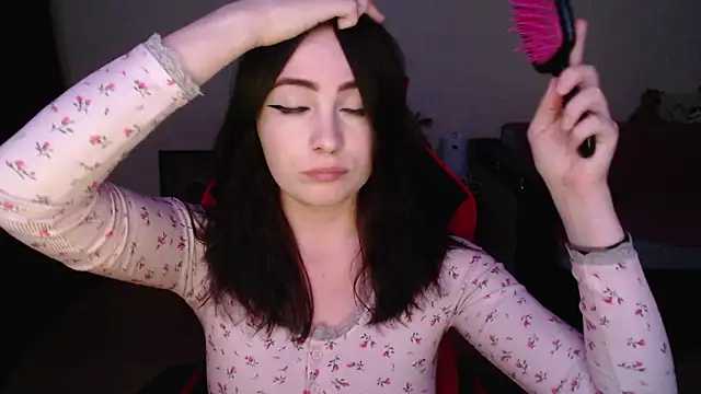 Laralianna online show from December 4, 9:37 pm