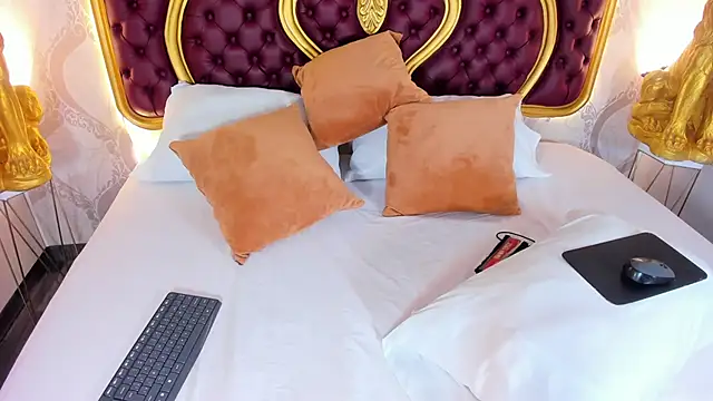 Dulce 26  online show from October 22, 10:37 pm