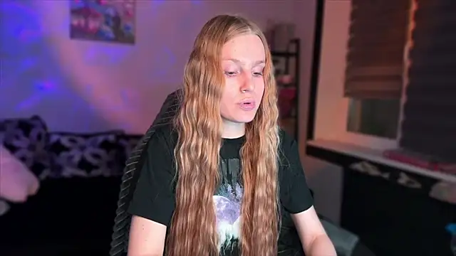 Chanel Gill online show from December 3, 5:15 pm