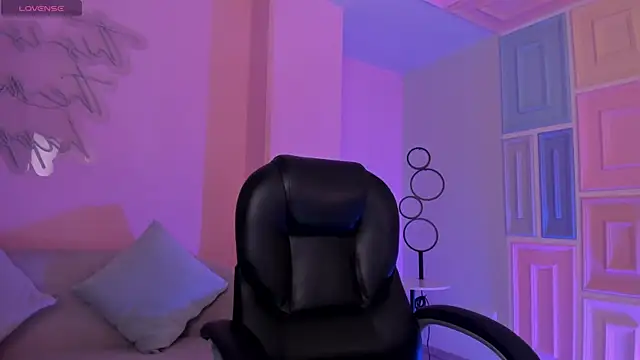 ErikaBenz  online show from January 18, 12:12 pm