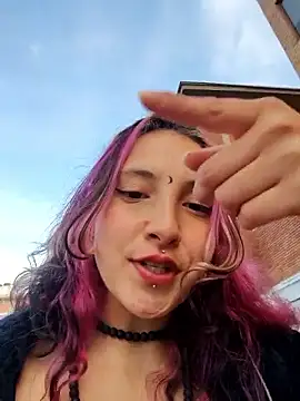 Snapshot of _Laary chatting on October 19, 10:01 pm  Laary online show from October 19, 10:01 pm