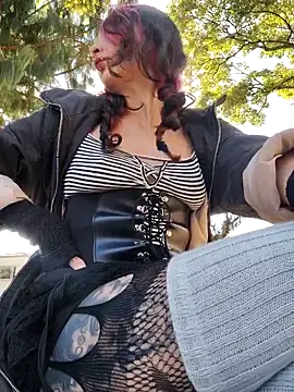 Snapshot of _Laary chatting on October 4, 9:08 pm  Laary online show from October 4, 9:08 pm