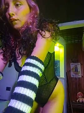 Snapshot of _Laary chatting on October 21, 10:03 pm  Laary online show from October 21, 10:03 pm