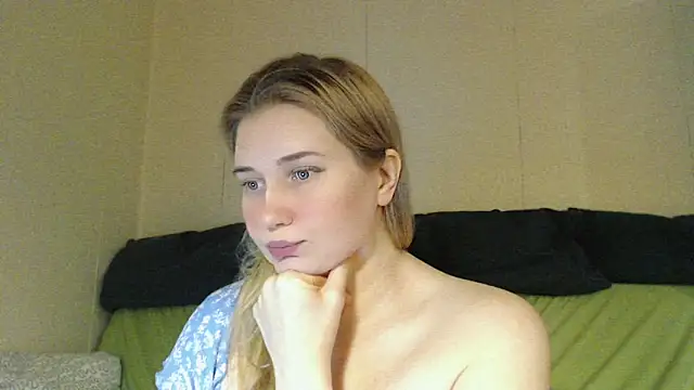 mmmPinUpGirl online show from February 1, 9:02 pm