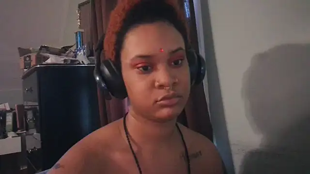 nickytheehawtie online show from February 15, 8:19 pm