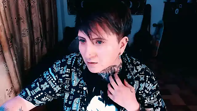 Marieblueeyes online show from October 24, 12:39 am