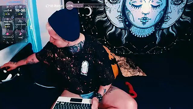 Marieblueeyes online show from March 2, 12:43 am