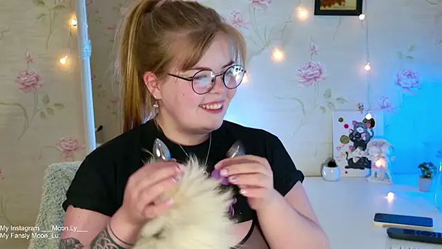 sinnamon  online show from November 8, 5:18 pm