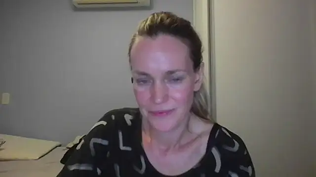 Annylove1 online show from November 19, 12:21 am