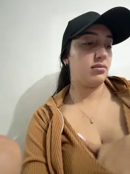 Snapshot of Hannahoff chatting on September 19, 3:16 am Hannahoff online show from September 19, 3:16 am