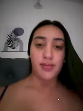 Snapshot of Hannahoff chatting on October 12, 9:39 pm Hannahoff online show from October 12, 9:39 pm