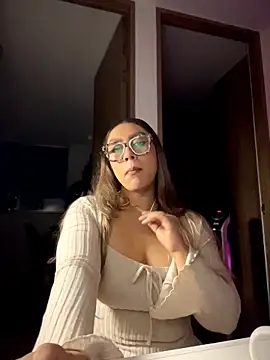 Im sophiie online show from February 28, 7:52 am