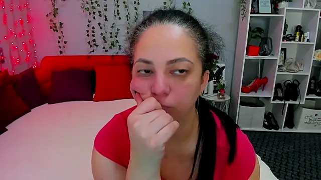 DarlingMilf online show from December 15, 7:08 pm