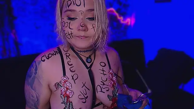 Laura takint online show from November 8, 9:42 pm