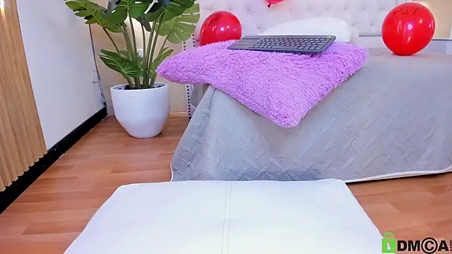 Mackenzie 17 online show from February 20, 8:27 am