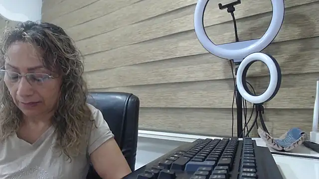 jesy hot online show from February 6, 2:15 am