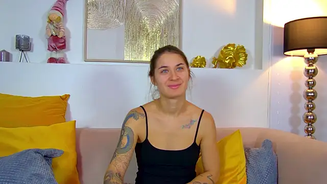 RachelSimpson online show from December 5, 7:04 pm