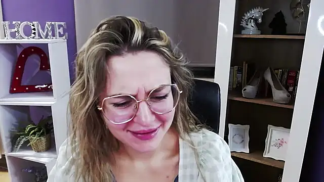 Zoey Erotic online show from December 2, 5:42 am