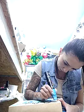 LunaZambrano online show from November 24, 8:22 pm