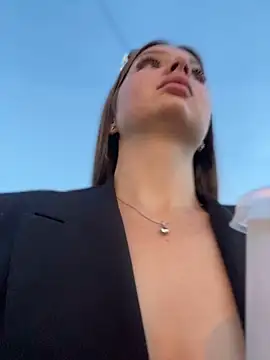 KrisMagnoly online show from September 12, 4:47 pm