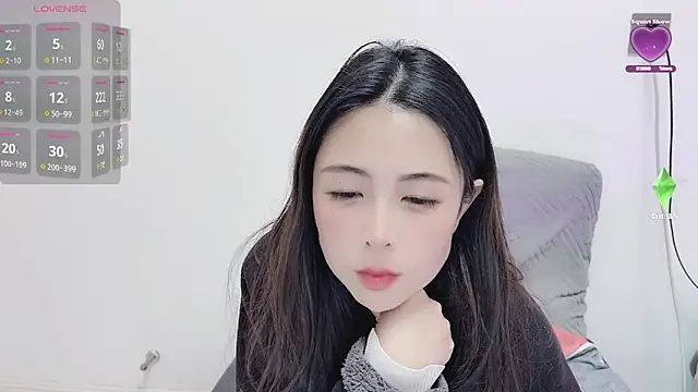 candy-yiyi online show from December 16, 1:50 pm