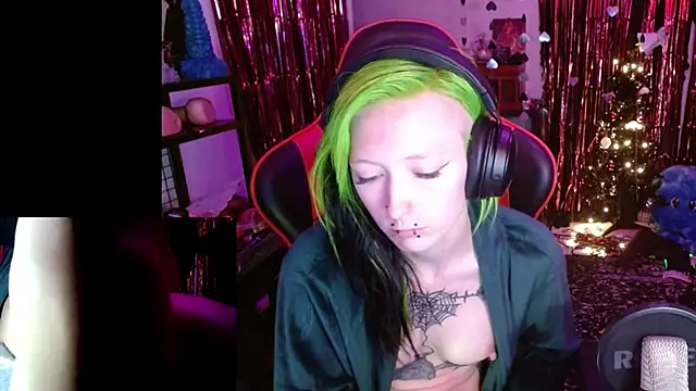 alicewonder09 online show from December 23, 5:33 am