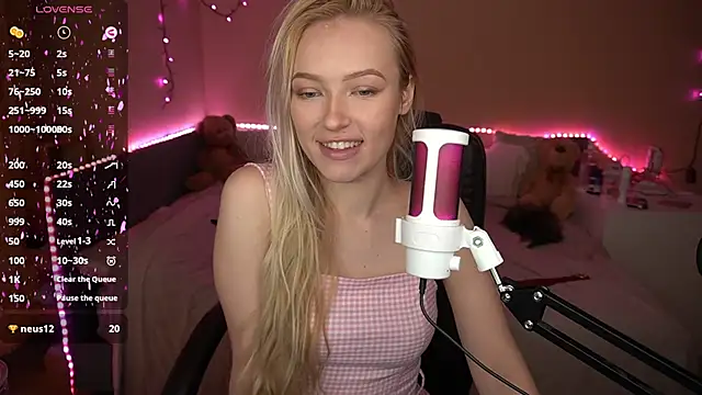 AmandaFiree online show from February 2, 7:18 am