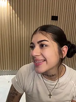 Sarasanders 4 online show from December 4, 5:32 am