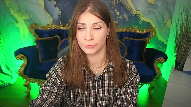 CassandraGood online show from December 19, 8:17 am