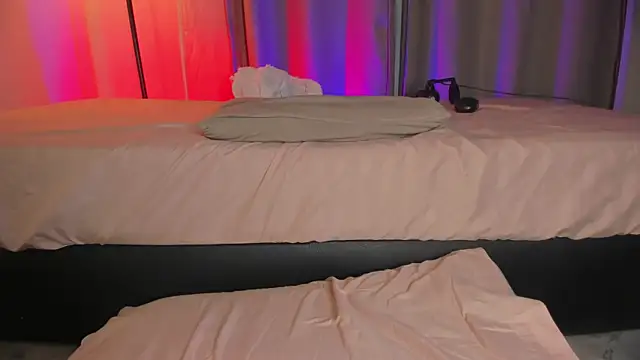 hot booty  online show from October 23, 11:33 pm