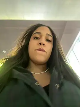 WHAAATTTTTTTTTT online show from December 16, 11:27 am