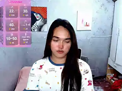 Snapshot of MoaningKylie chatting on October 6, 3:45 am MoaningKylie online show from October 6, 3:45 am