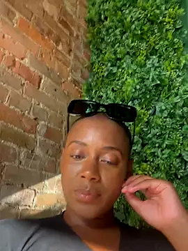 HoneyDripHer online show from October 1, 9:20 pm