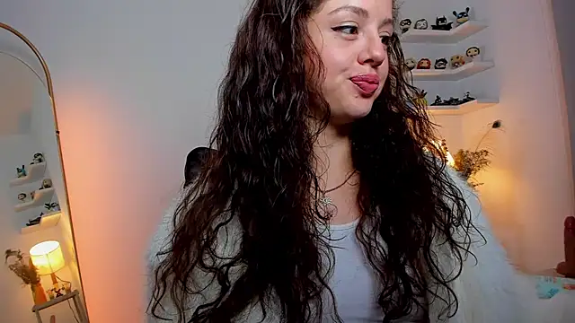 Cassandra Caiin online show from December 1, 8:18 am