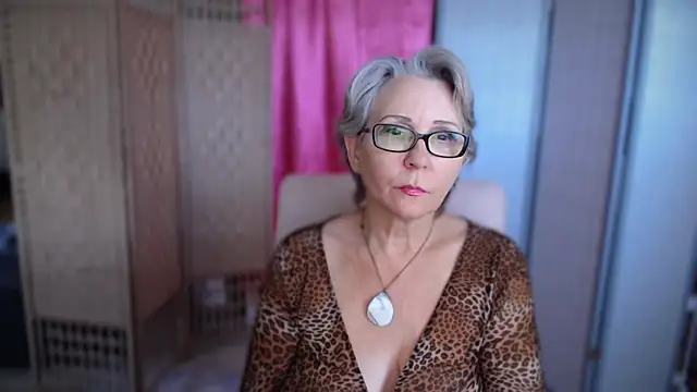 petradaniels online show from October 16, 12:13 am