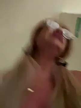 scarlett sexx69 online show from September 25, 7:12 pm