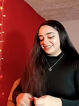 IvonneT online show from September 28, 11:43 pm