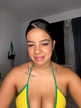 trianawhite online show from December 13, 11:10 pm