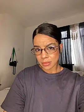 trianawhite online show from December 20, 3:16 pm