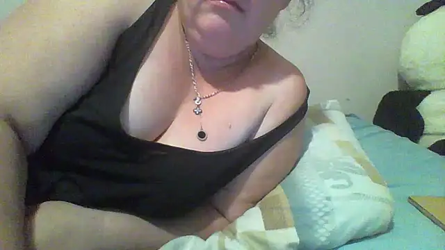 JuicyBellaaa online show from September 15, 11:34 pm