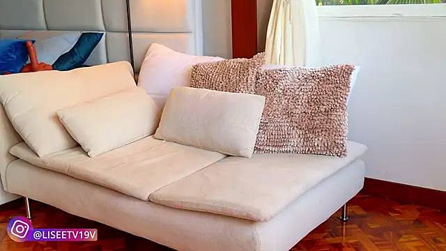 lissetlong69 online show from November 7, 9:09 pm